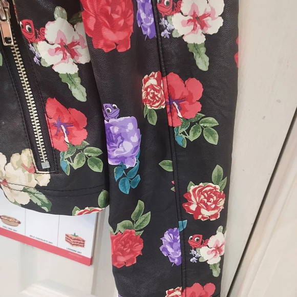 Disney Rapunzel Faux Leather Moto Jacket for Girls in Size 9/10 Large - Picture 9 of 12